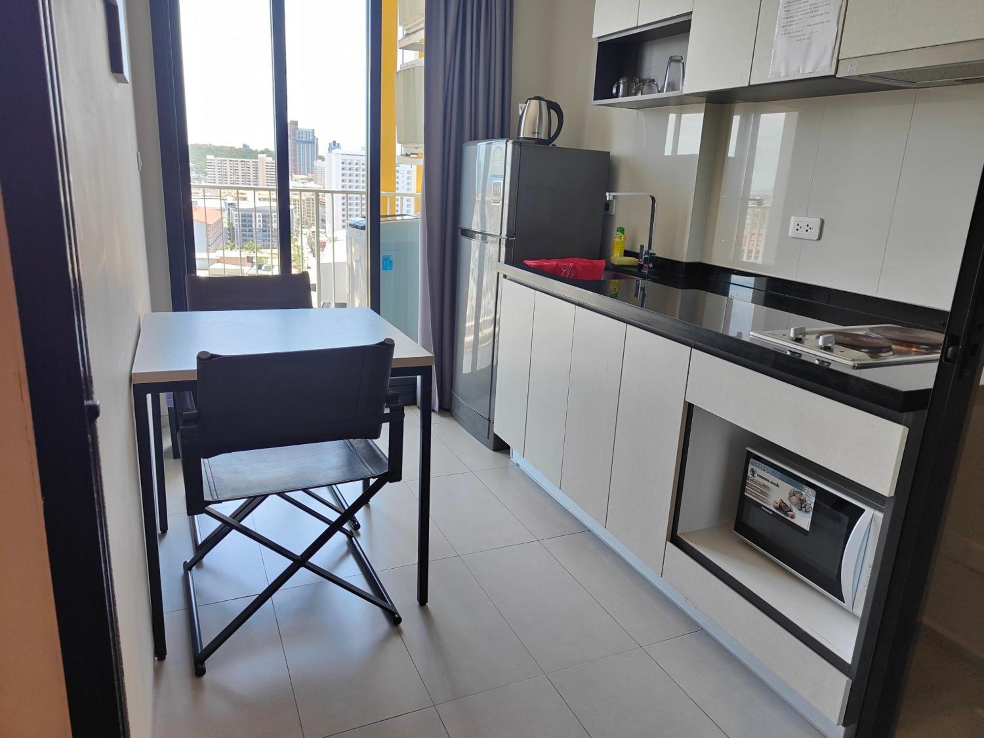 公寓 The Base Pattaya Condo Th